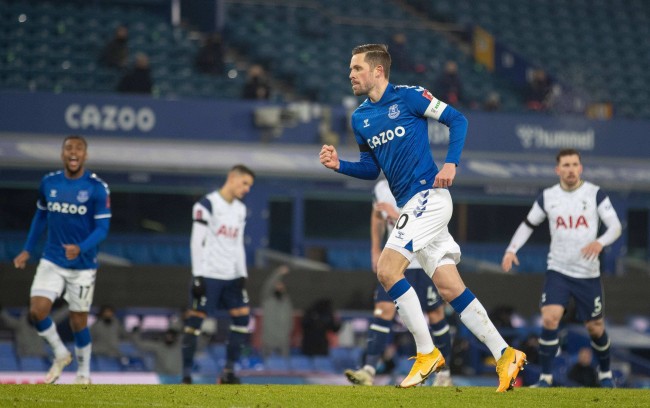 更体现在他 更体现在他